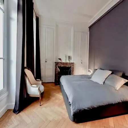 Champs-elysees & George V 公寓式酒店