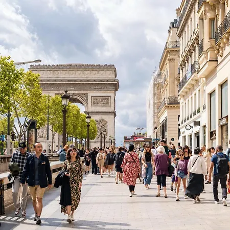 Champs-elysees & George V 2* パリ